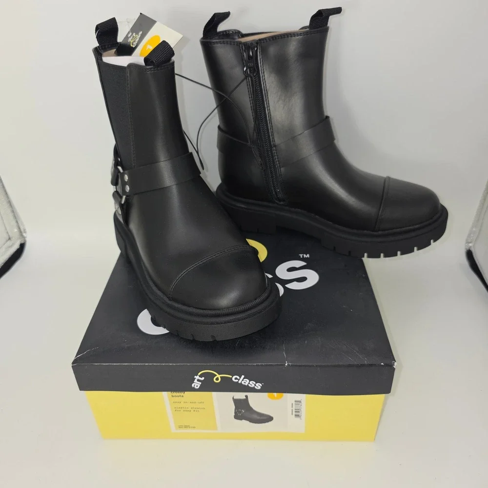 Art Class Crosby Boots Kids Size 1 Black New Harness Moto Lug Sole Side Zip
